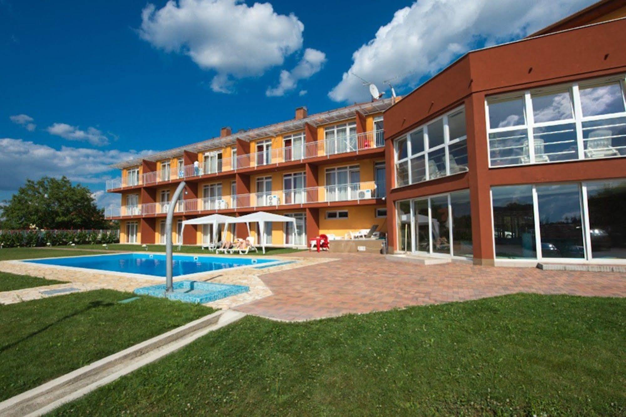 Kehida Family Resort Kehidakustány Exterior foto